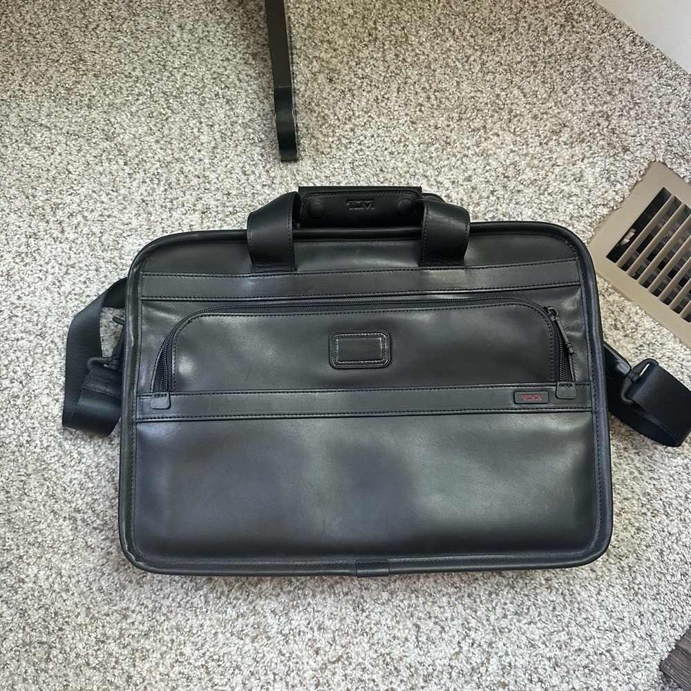 Tumi Black Leather Men's laptop briefcase Bag